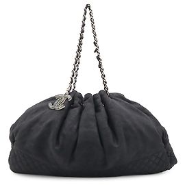 Borsa a tracolla con catena Chanel Matelassé Nero