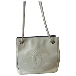 Sac Cabas Chanel en Cuir d'Agneau Écru Blanc
