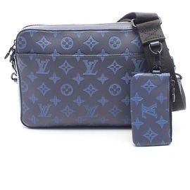 Bolso Louis Vuitton Duo Messenger Monogram Shadow Azul marino