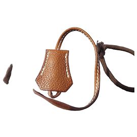 Hermès Charm in pelle marrone, clochette e tirette per borsa Kelly o Birkin Marrone