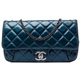 Chanel Blue Medium Quilted Glazed Calfskin Coco Pleats Flap Azul Azul oscuro