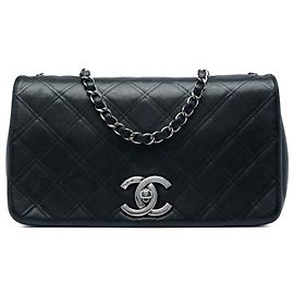 Chanel Black Medium Diamond Embossed Calfskin New Chic Flap Nero