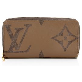Carteira Zippy Louis Vuitton Giant Reverse Monogram Marrom