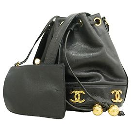 Bolsa de ombro Chanel Triple Coco em couro caviar Preto