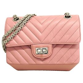 Sac à épaule Chanel en cuir rose Rose