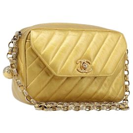 Bolsa de Ombro com Corrente CHANEL em Couro Gold CC Auth 200713 Dourado