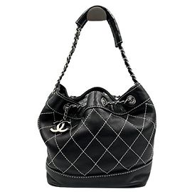 Chanel Wild Stitch Schultertasche Schwarz