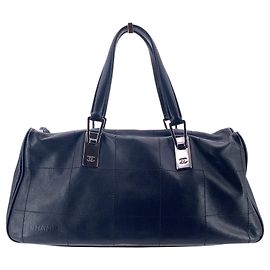 Chanel Bolsa Boston em couro preto com costura Chocolate Bar Preto