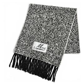 Stola lunga in trama bouclé di alpaca con patch logo Marni Nero Bianco