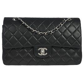Chanel Classic Double Flap Quilted Lambskin Medium Negro