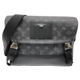 Louis Vuitton Monogram Eclipse Messenger Voyage PM Schultertasche Schwarz
