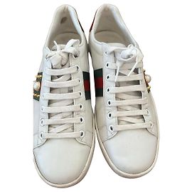 Sapatilhas Gucci couro branco pérolas e tachas Branco Vermelho Verde