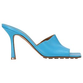 Bottega Veneta Stretch-Mules mit Absatz aus blauem Lammleder Blau