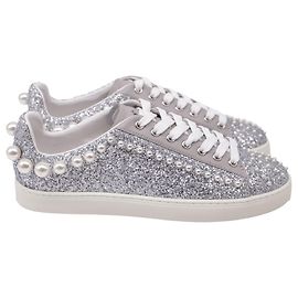 Sapatilhas Stuart Weitzman Goldie com pérolas sintéticas em Silver Glitter Prata