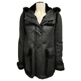Veste en cuir Burberry Brit noire doublée en peau lainée avec capuche bordée de fourrure Noir