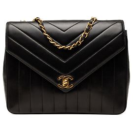 Bolsa de ombro Chanel Small Chevron em pele de cordeiro com aba envelope preta Preto