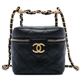 Small Vanity Case Chanel in pelle di vitello matelassé nera con catena e borsa satchel Nero