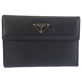 Cartera compacta Prada Saffiano Negro