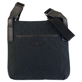 Bolsa de Ombro Gucci GG Canvas Preto