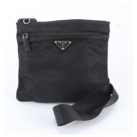 Bolso de hombro de cuero y nylon Tessuto con logo triangular Prada Negro