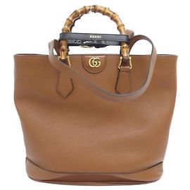 Bolsa de mão Gucci Diana em couro marrom Marrom
