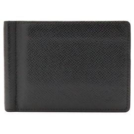 Louis Vuitton Taiga Portefeuille Pans Wallet Preto