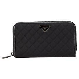 Portafoglio lungo Prada con placca logo triangolo Nero