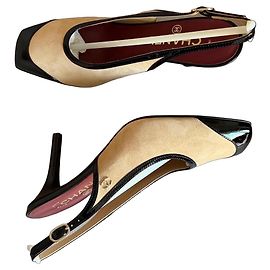 Escarpins slingback Chanel en daim beige et cuir verni noir Noir Beige