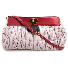 Bolsa de Ombro em Couro Matelassé Miu Miu Preto Rosa