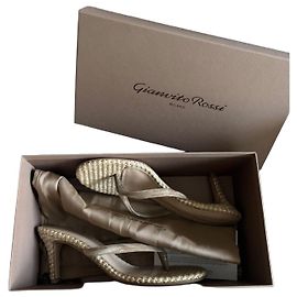 Sandali Gianvito Rossi in paglia e pelle Beige
