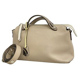 Fendi By The Way Lederhandtasche Weiß Beige