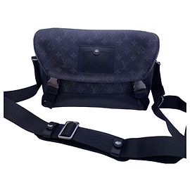 Louis Vuitton Sac Messager Voyager Monogram Eclipse Noir