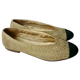 Chanel Sapatilhas de malha dourada T41 Preto Dourado