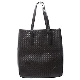 Bolsa de ombro Bottega Veneta em couro Intrecciato marrom Marrom
