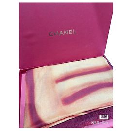 Cachecol Chanel de cashmere bordô Multicor