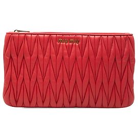 Pochette Miu Miu en cuir nappa matelassé rouge Rouge