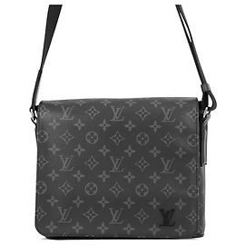 Louis Vuitton Black Monogram Eclipse District PM Schwarz