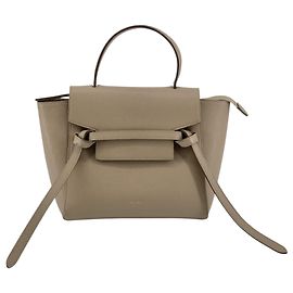 Céline Bolso cinturón Celine Nano de piel de becerro granulada Beige Beige