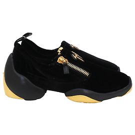 Giuseppe Zanotti Light Jump Gruber Sneaker aus schwarzem Samt Schwarz