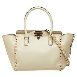 Valentino Rockstud Handtasche aus Off-White Leder Aus weiß