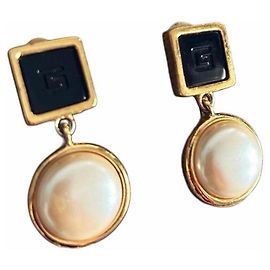 Givenchy Boucles d'oreilles clips G Cube et perle Noir Bijouterie dorée