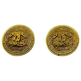 Pendientes de clip Chanel Vintage 1994 Gold CC Logo Dorado