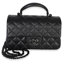 Bolso rectangular de solapa Mini Top Handle en piel de cordero acolchada Chanel So Black Negro
