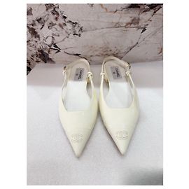 Sapatilhas Chanel Snow White em couro Multicor