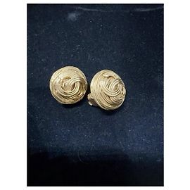 Boucles d'oreilles Chanel dorées à clip Multicolore