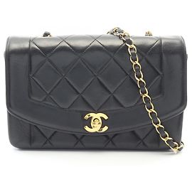 Borsa a tracolla Chanel Matelassé Diana Flap Nero