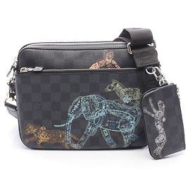 Louis Vuitton Trio Messenger Schultertasche Schwarz