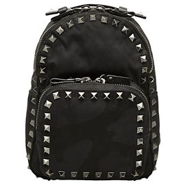 Mochila Valentino Rockstud Camouflage Negro