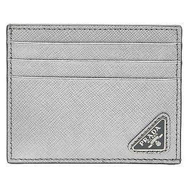Tarjetero Prada con placa de logotipo triangular Plata Metálico