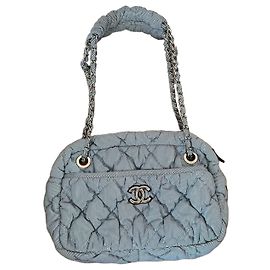 Chanel Borsa a tracolla matelassé a righe azzurre Nero Bianco Blu chiaro